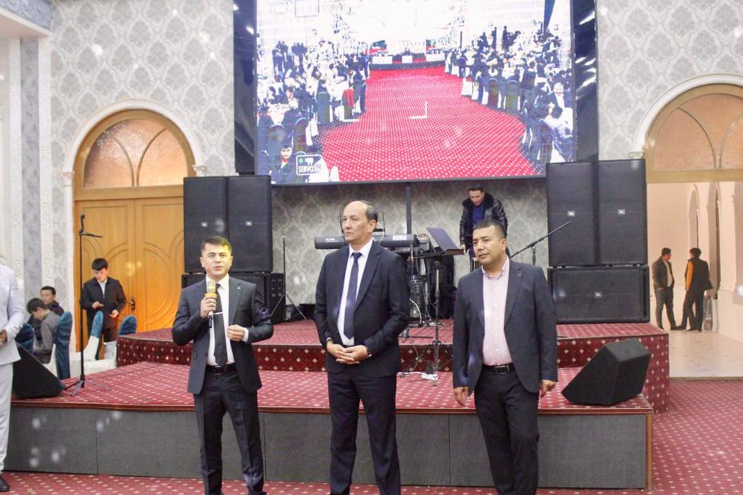 Qashqadaryo viloyati ko‘p tarmoqli tibbiyot markazi xodimlari uchun bayram dasturi tashkil etildi